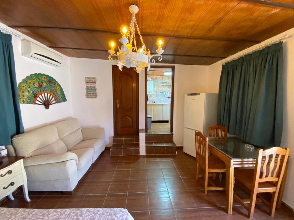 Estudio Coqueto Con Cocina, Bano Y Piscina De Temporada Compartida, A 8Km De Cordoba, En Plena Sierra,By Trassierrarooms Luaran gambar