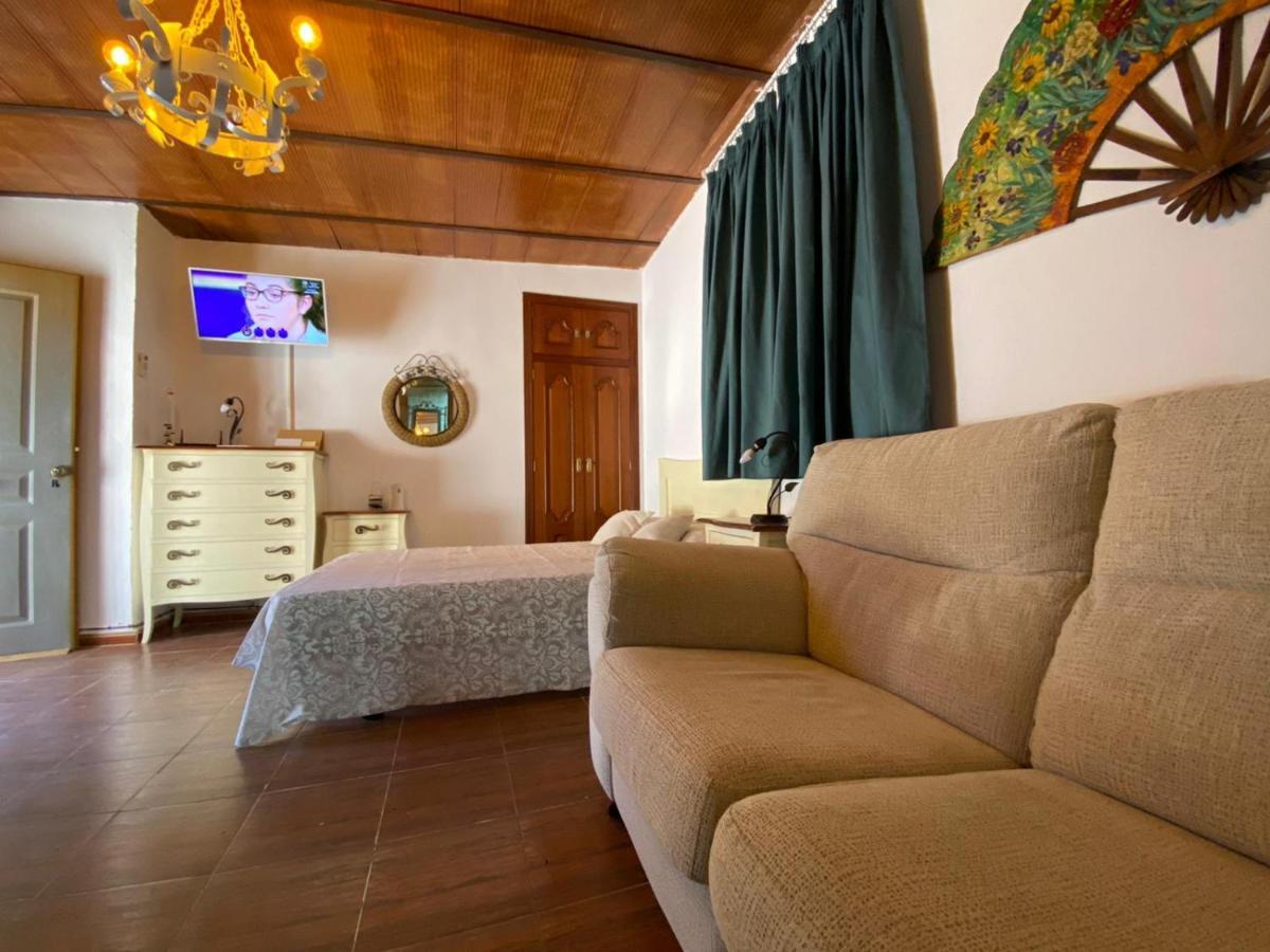 Estudio Coqueto Con Cocina, Bano Y Piscina De Temporada Compartida, A 8Km De Cordoba, En Plena Sierra,By Trassierrarooms Luaran gambar